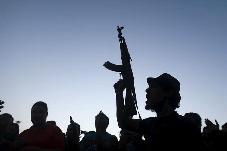People take part in a protest against candidates for a national unity government proposed by U.N. envoy for Libya Bernardino Leon, in Benghazi, Libya October 9, 2015.   REUTERS/Esam Omran Al-Fetori