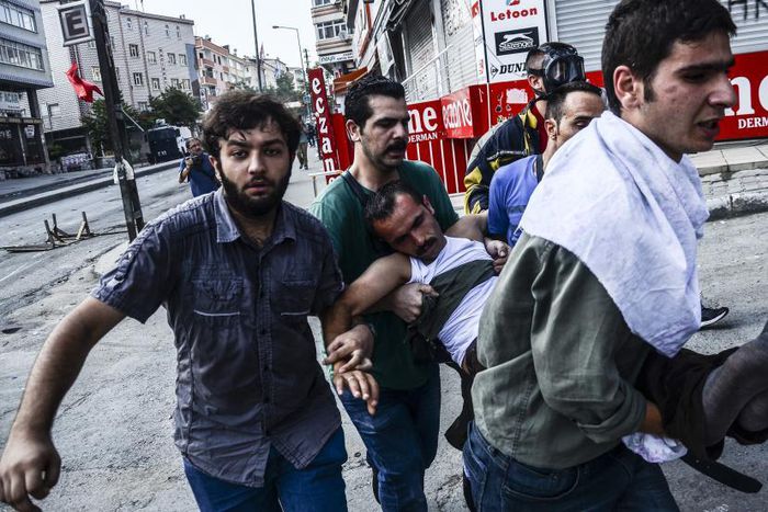 Kurdish militants kill three Turkish policemen in car attack