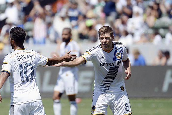 ___4074800___https:______static.pulse.com.gh___webservice___escenic___binary___4074800___2015___8___16___6___giovanidossantosstevengerrard-cropped_l3qnlm7hvl0r1kw4f996e5gjx