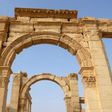 Islamic State militants blow up ancient Arch of Triumph in Palmyra