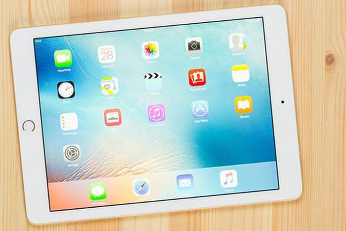 Imam says using iPads to read sermons is disrespectful