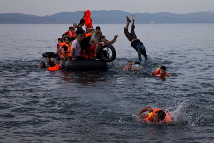 Refugee landings in Lesbos ease as storm approaches and deaths mount