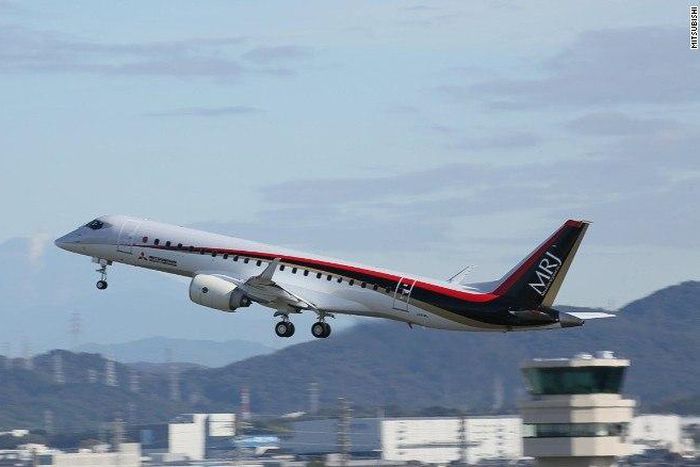 ___4349450___https:______static.pulse.com.gh___webservice___escenic___binary___4349450___2015___11___11___17___151111162346-mitsubishi-jet-1-exlarge-169