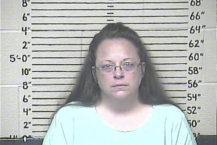 Kentucky clerk's office issues marriage license to gay couple, ending ban
