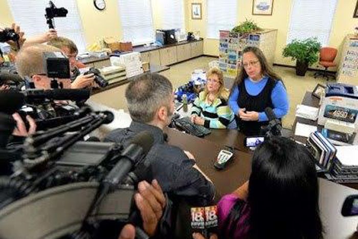 Kentucky clerk, Kim Davis, sent to jail for refusing to marry same-sex couples