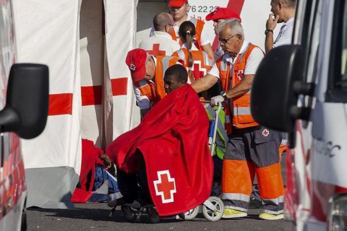 Around 20 African migrants lost at sea after boat sinks