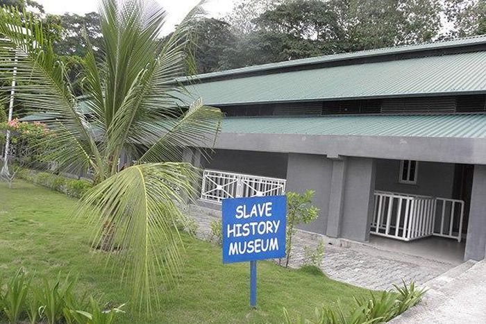 ___4106314___https:______static.pulse.com.gh___webservice___escenic___binary___4106314___2015___8___26___12___slave-history