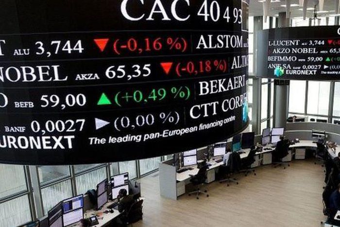 French tourism, luxury stocks pummeled after Paris attacks