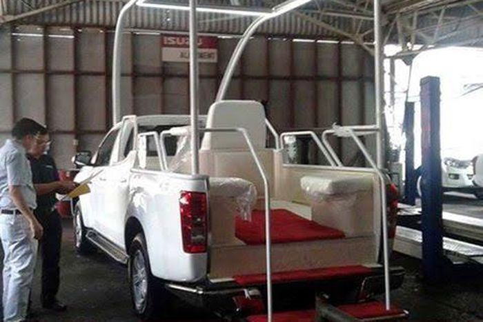 Isuzu D-Max popemobile