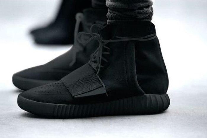 Yeezy boost 750 black