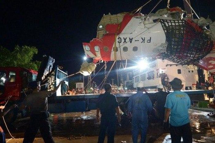 Indonesia search team finds black box for Trigana aircraft in Papua -official