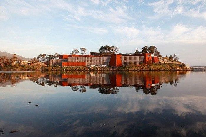 ___4094441___https:______static.pulse.com.gh___webservice___escenic___binary___4094441___2015___8___21___22___150817153443-australia-mona-museum-new-exlarge-169