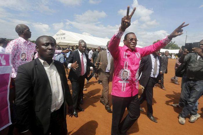 Pascal Affi N'Guessan, leader of Ivorian Popular Front (FPI), arrives for a campaign rally in Gagnoa, Ivory Coast October 10, 2015.  REUTERS/Thierry Gouegnon