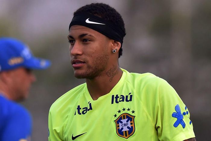 ___4349999___https:______static.pulse.com.gh___webservice___escenic___binary___4349999___2015___11___12___3___neymar-cropped_1u3zbjfgetfqn10llgvqvduzww