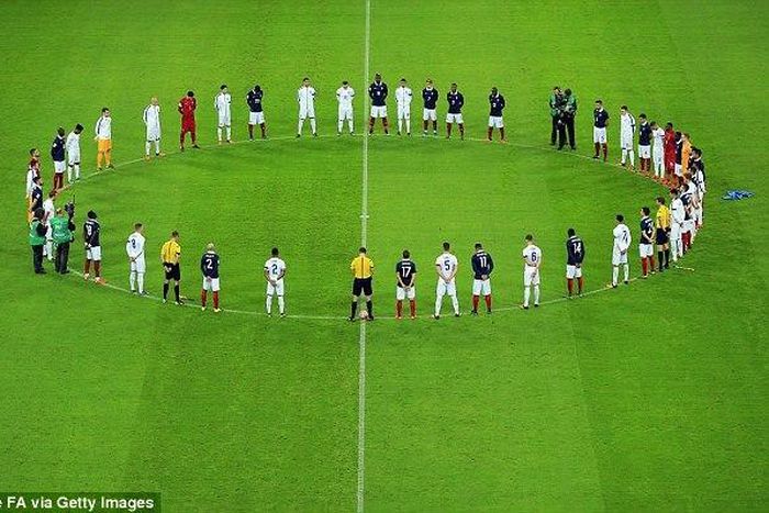 One minute silence for Paris terrorist attack victims before England Vs France friendly