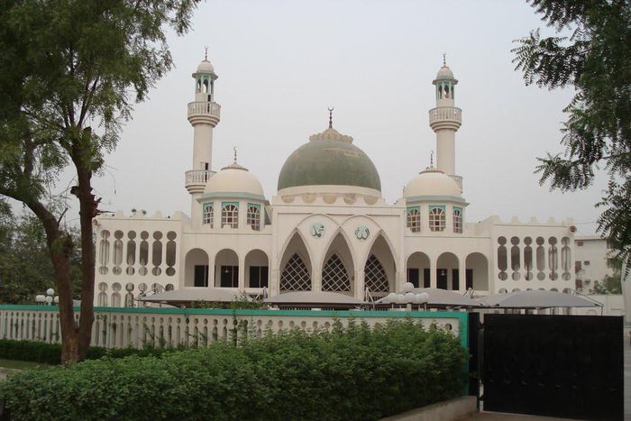 Mosques vandalized after Paris attack