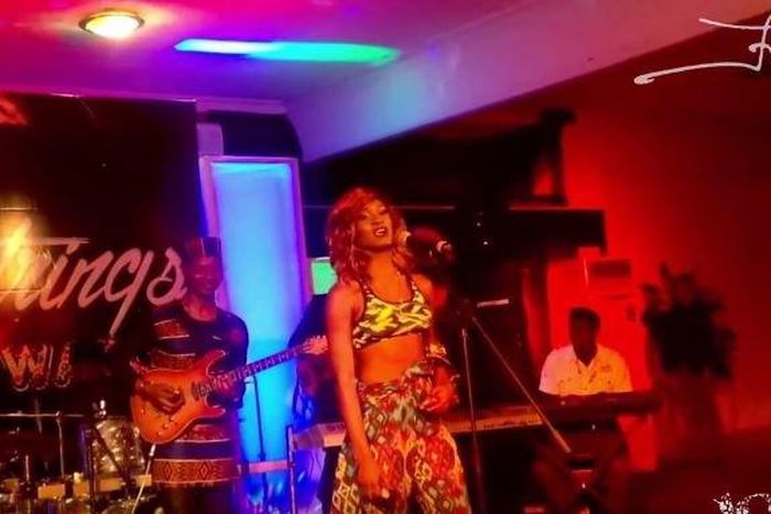 Eva Alordiah performing 'Mbali'