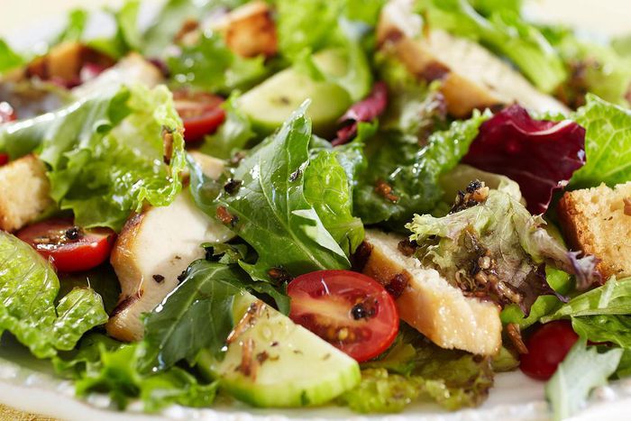 ___4111459___https:______static.pulse.com.gh___webservice___escenic___binary___4111459___2015___8___27___19___grilled-chicken-salad