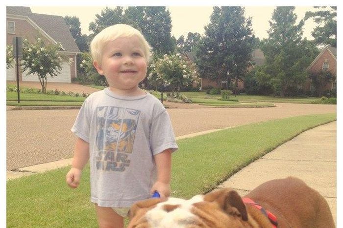 10 funny pictures of cool kids with their totally awesome pets