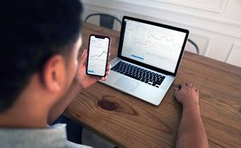 How modern apps help Nigerians trade round the clock despite market gaps