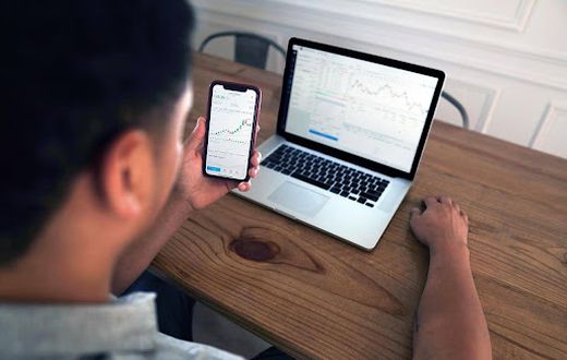 How modern apps help Nigerians trade round the clock despite market gaps