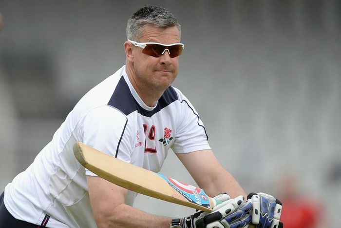 Senior players pivotal to England's Ashes chances, says Ashley Giles