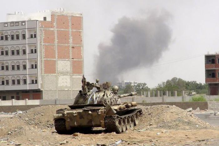 Arab air strikes hit Yemen as peace talks enter second day