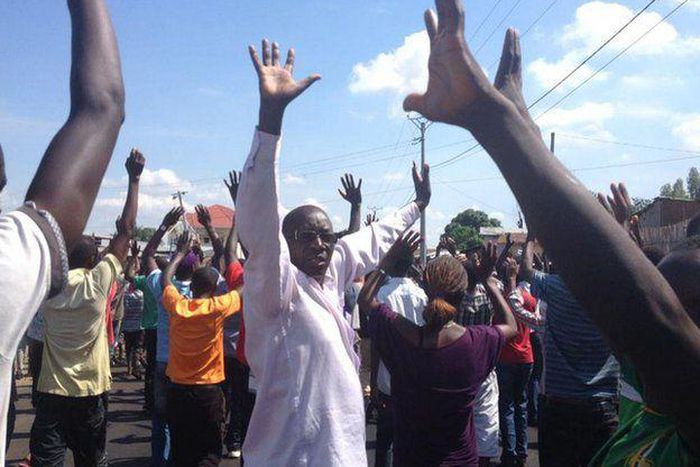 ___3711228___https:______static.pulse.com.gh___webservice___escenic___binary___3711228___2015___4___29___20____82640602_burundi_protest_wed2