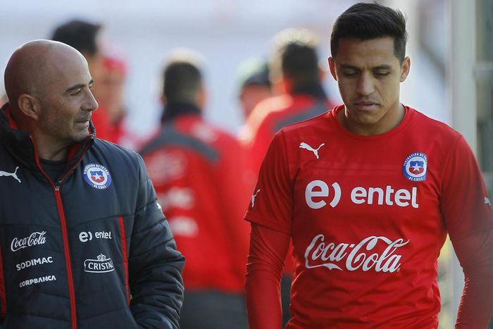 ___3865541___https:______static.pulse.com.gh___webservice___escenic___binary___3865541___2015___6___15___15___jorge-sampaoli-alexis-sanchez-cropped_u9fbrom7sv6n1iv6846yea11n