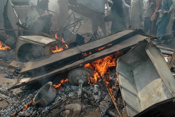 Muslim mobs attack a Christian area of Lahore after blasphemy allegations