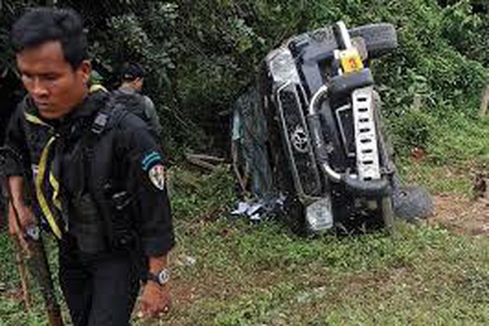 Gunmen kill two soldiers in Thai south, independence banners found