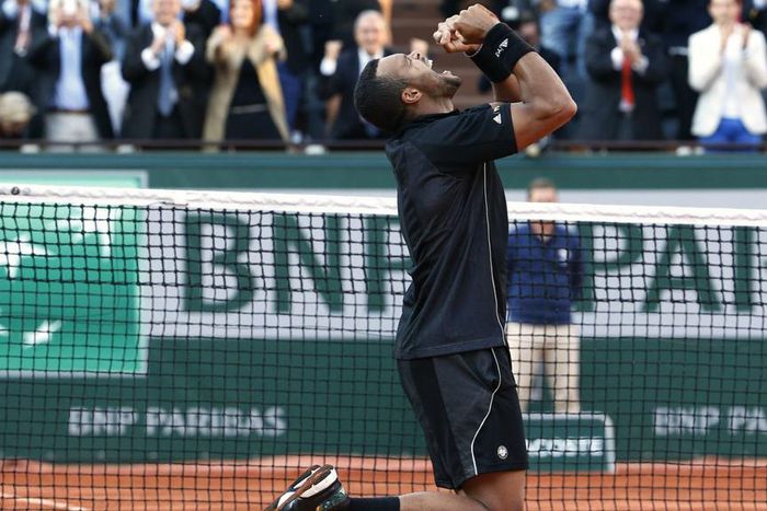 Jo-Wilfried Tsonga holds off Kei Nishikori in five-set thriller