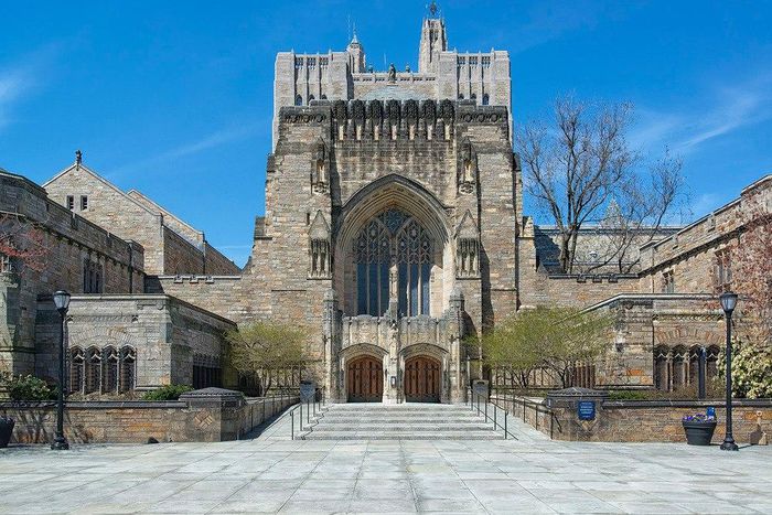 ___3812728___https:______static.pulse.com.gh___webservice___escenic___binary___3812728___2015___5___30___22___YaleSterlingLibrary_1