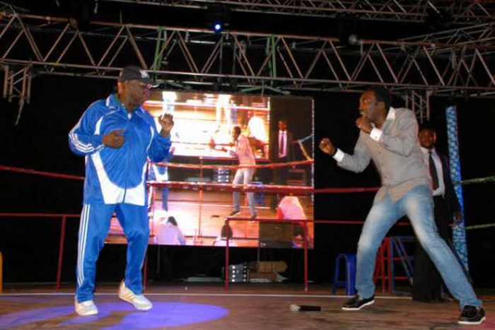 Obasanjo showing his boxing capabilities with Bovi