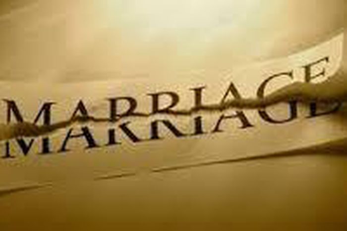 Court dissolves 18-year-old marriage over threat to life