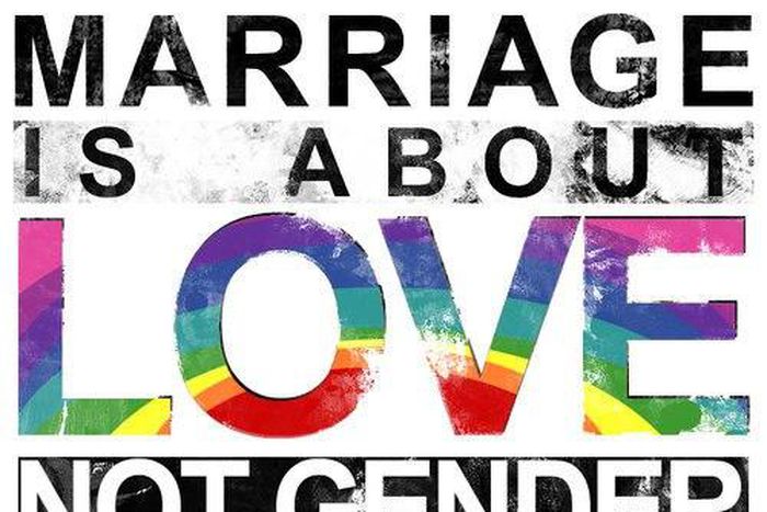 Female Senator proposes to partner.