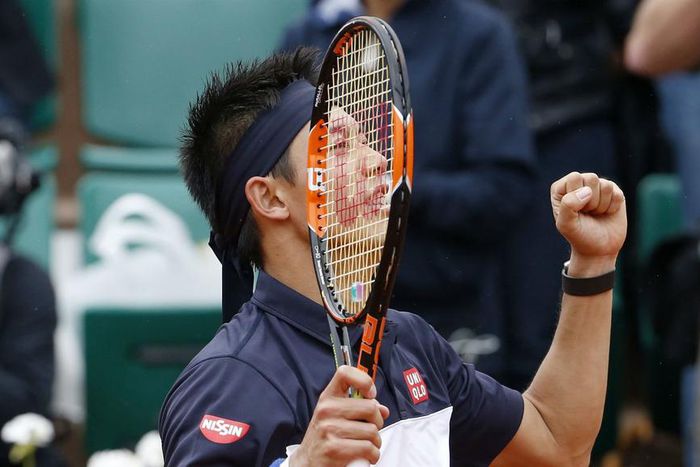 Kei Nishikori coasts into first Roland Garros quarter-final