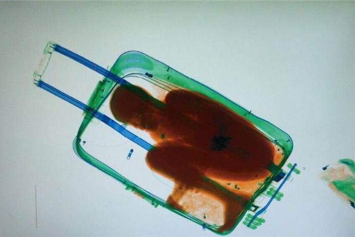 Moroccan dies trying to reach Spain in suitcase