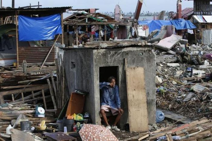U.N. raps Philippines for failing to rehouse typhoon homeless