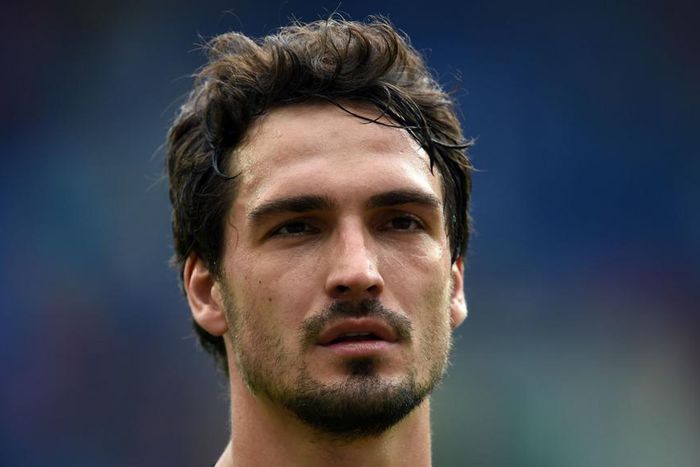 ___3781204___https:______static.pulse.com.gh___webservice___escenic___binary___3781204___2015___5___21___16___matshummels-cropped_s9wsp9sv03c81d15dnm5fixd6_1