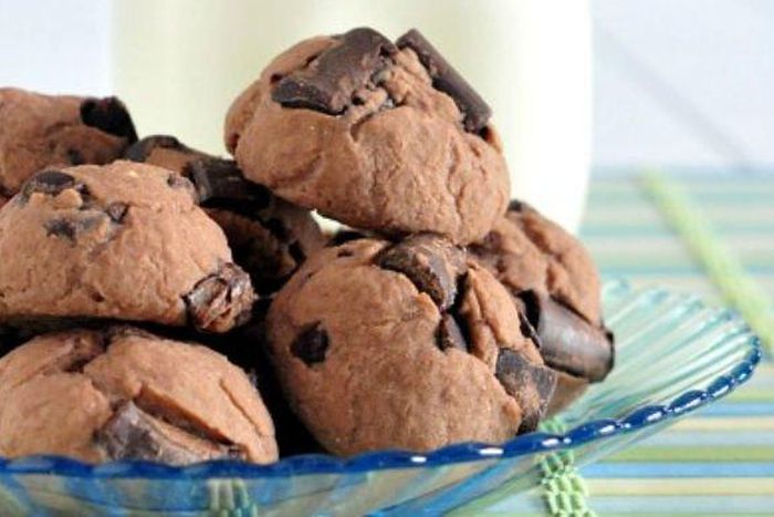 Double Chocolate Protein Cookies