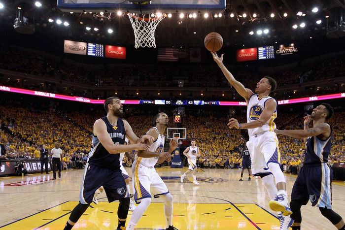 ___3722191___https:______static.pulse.com.gh___webservice___escenic___binary___3722191___2015___5___4___15___stephcurry-cropped_mbt02mam6h8j1vpwh4oeo4kvs_1