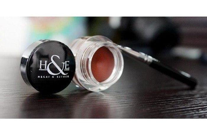 Hegai & Esther brow definer