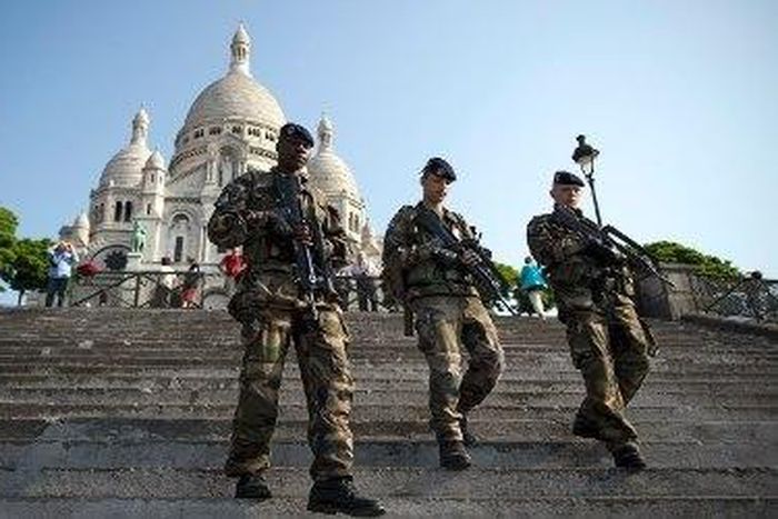 France beefs up the security of military bases