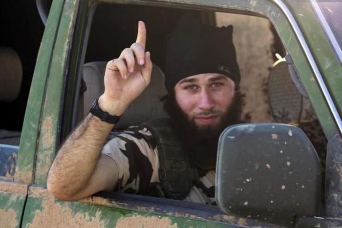 Islamic State attacks Syrian army, Kurds in new offensive