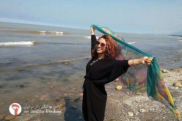 Iranian women removing their hijab
