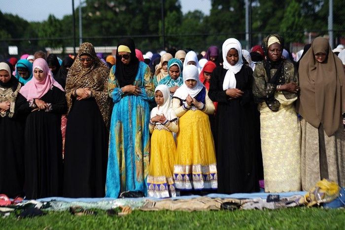 Muslims praying during eid