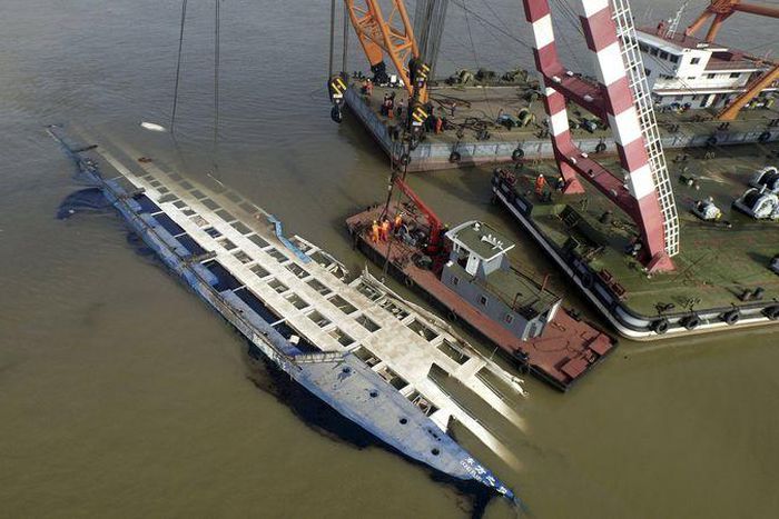 Manila "gravely concerned" over reported Chinese warning shot at sea