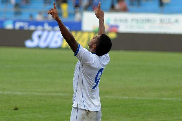 Honduras 2 El Salvador 0: Penalty, goal and red card to Antony Lozano