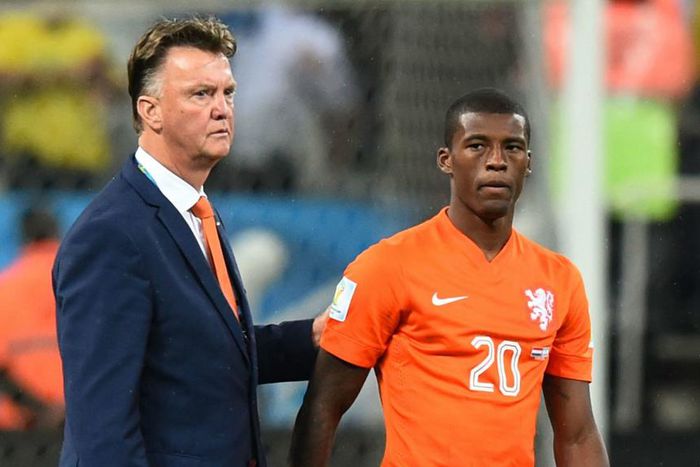 ___3660804___https:______static.pulse.com.gh___webservice___escenic___binary___3660804___2015___4___16___22___vangaalwijnaldum-cropped_1618trs475dwm1gxi60lquh4pa_1